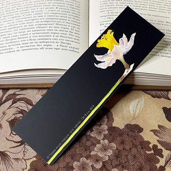 Закладка картонна "GARDEN BLACK. Нарцис" 0657 &mdash; основне фото товару