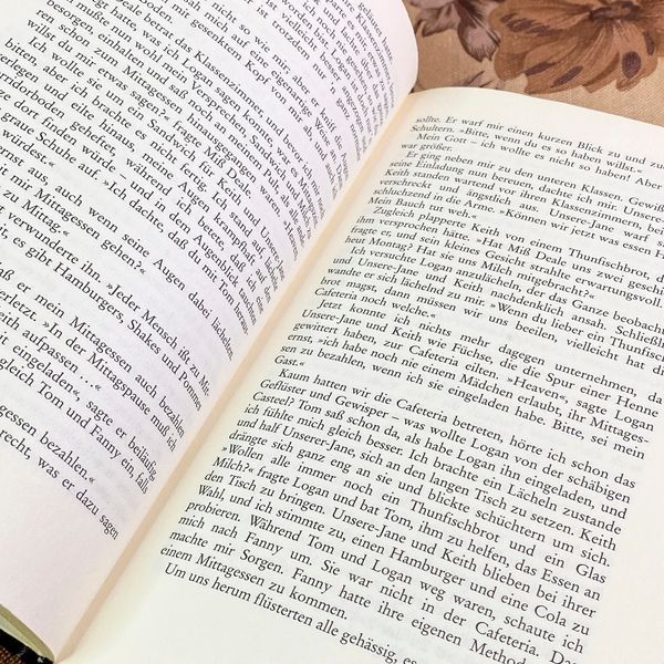 Книга "Dunkle Wasser". Эндрюс Вирджиния (Virginia Andrews) 2006 &mdash; основное фото товара