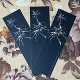 Закладка картонная "GARDEN BLACK. Одуванчик №2" 0656 &mdash; основное фото товара