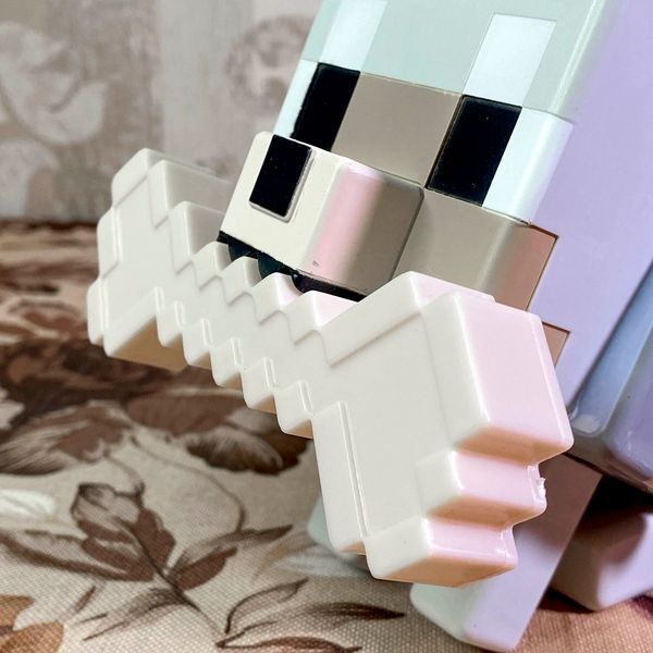 Лампа интерьерная "Волк с костью" из Minecraft 2017 &mdash; основное фото товара