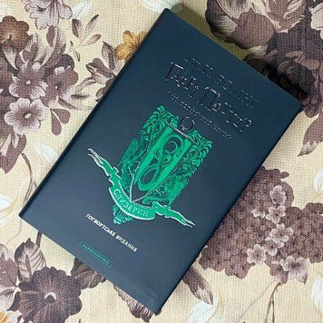 Книга "Гаррі Поттер і Філософський камінь. Гоґвортське видання. Слизерин". Джоан Роулинг 1182 &mdash; основное фото товара
